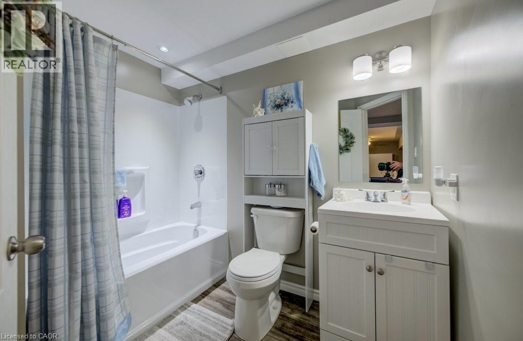 107 OLD PARK Lane, Kitchener, Ontario, N2N2K1 — Photo 45