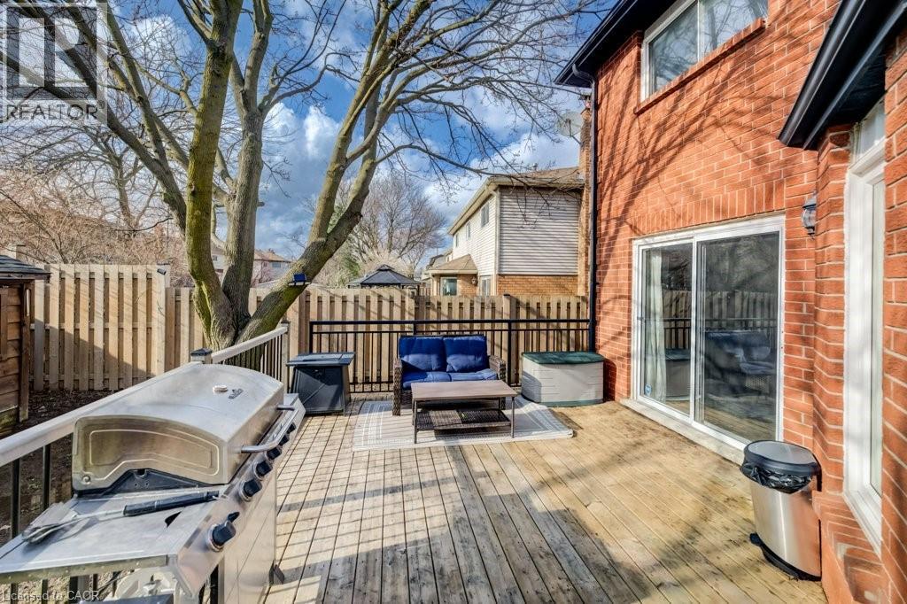 107 OLD PARK Lane, Kitchener, Ontario, N2N2K1 — Photo 46