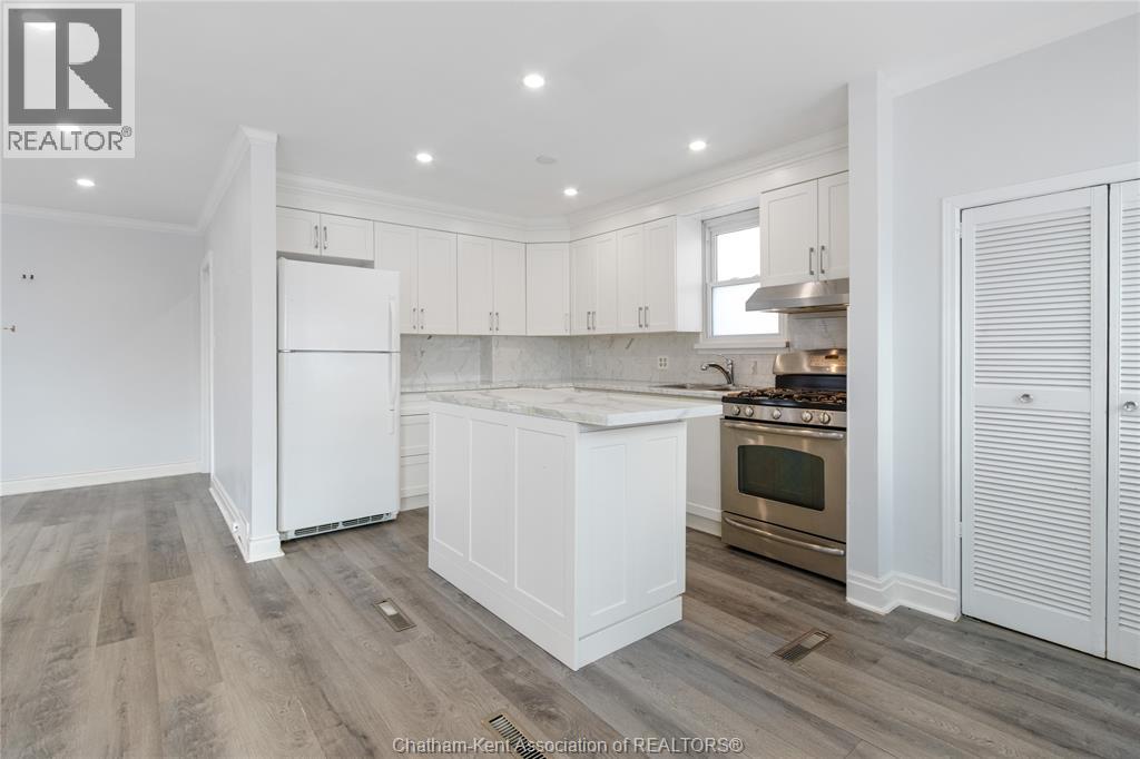 33 WILSON AVENUE, Chatham, Ontario, N7L1K8 — Photo 10