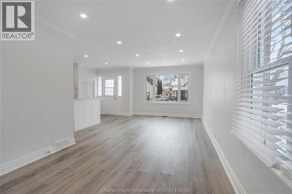 33 WILSON AVENUE, Chatham, Ontario, N7L1K8 — Photo 13