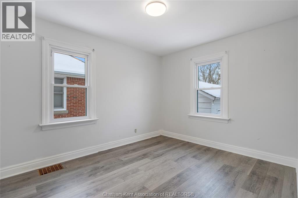 33 WILSON AVENUE, Chatham, Ontario, N7L1K8 — Photo 19