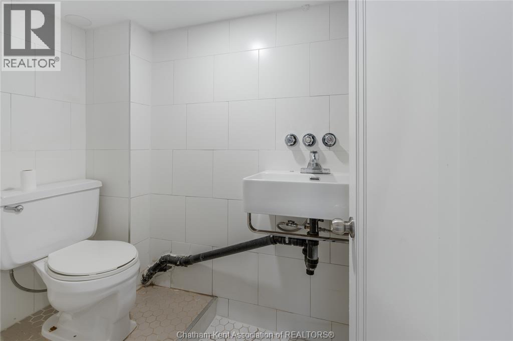 33 WILSON AVENUE, Chatham, Ontario, N7L1K8 — Photo 29