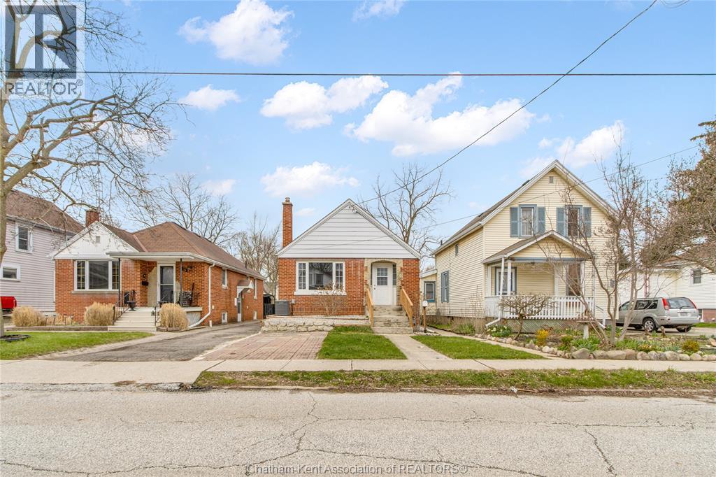 33 WILSON AVENUE, Chatham, Ontario, N7L1K8 — Photo 4