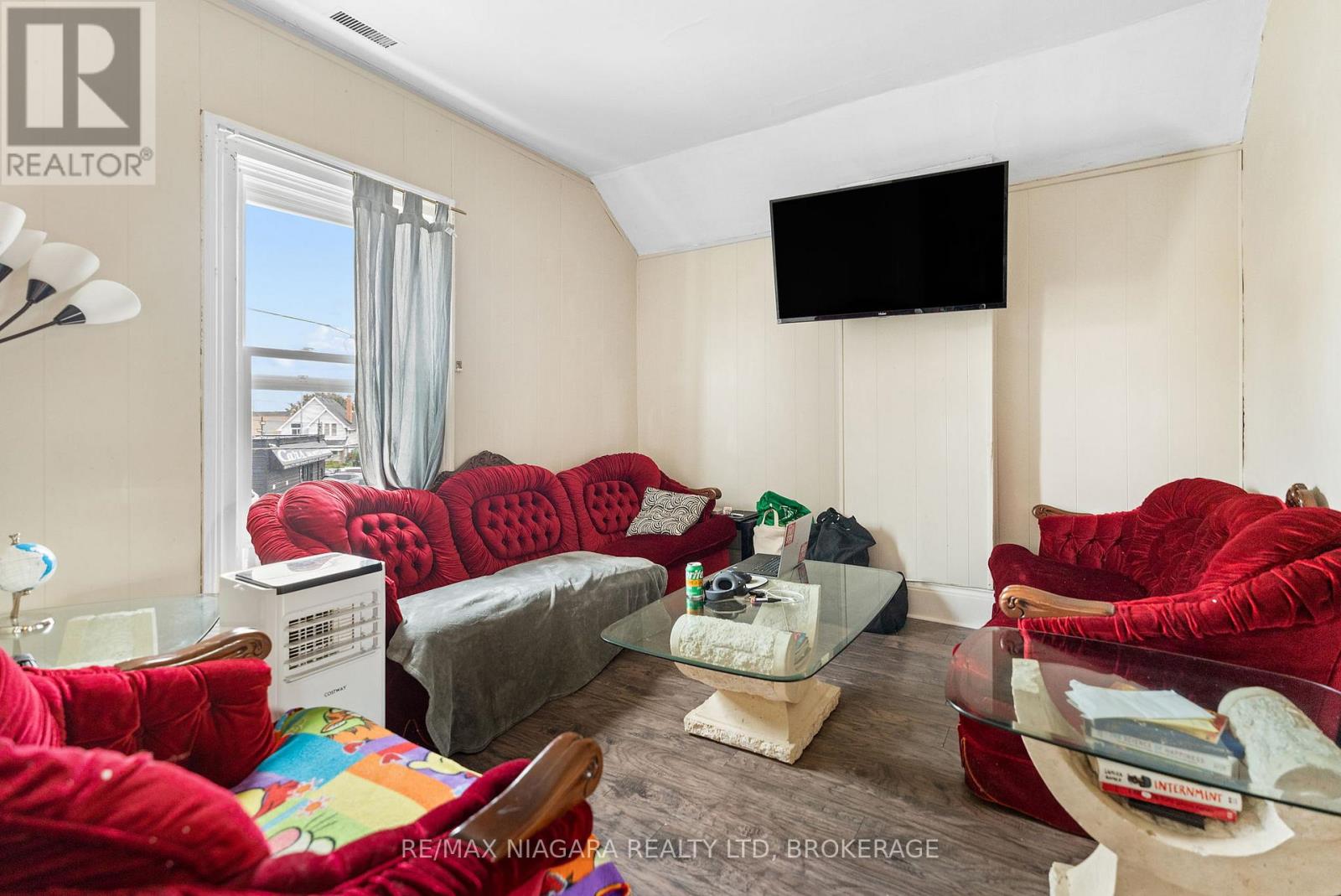 20 NIAGARA STREET, St. Catharines (E. Chester), Ontario, L2R4K2 — Photo 10