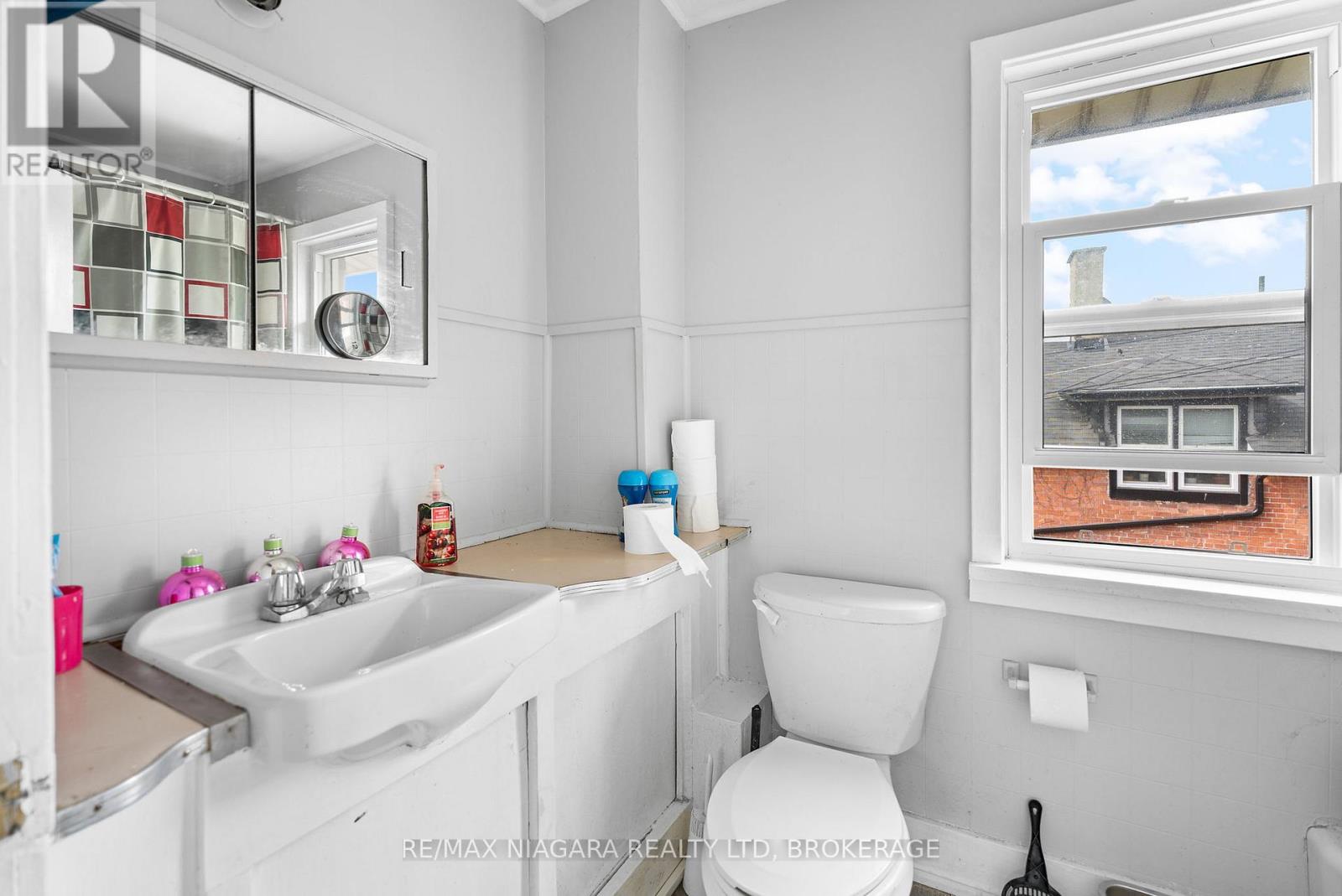 20 NIAGARA STREET, St. Catharines (E. Chester), Ontario, L2R4K2 — Photo 13