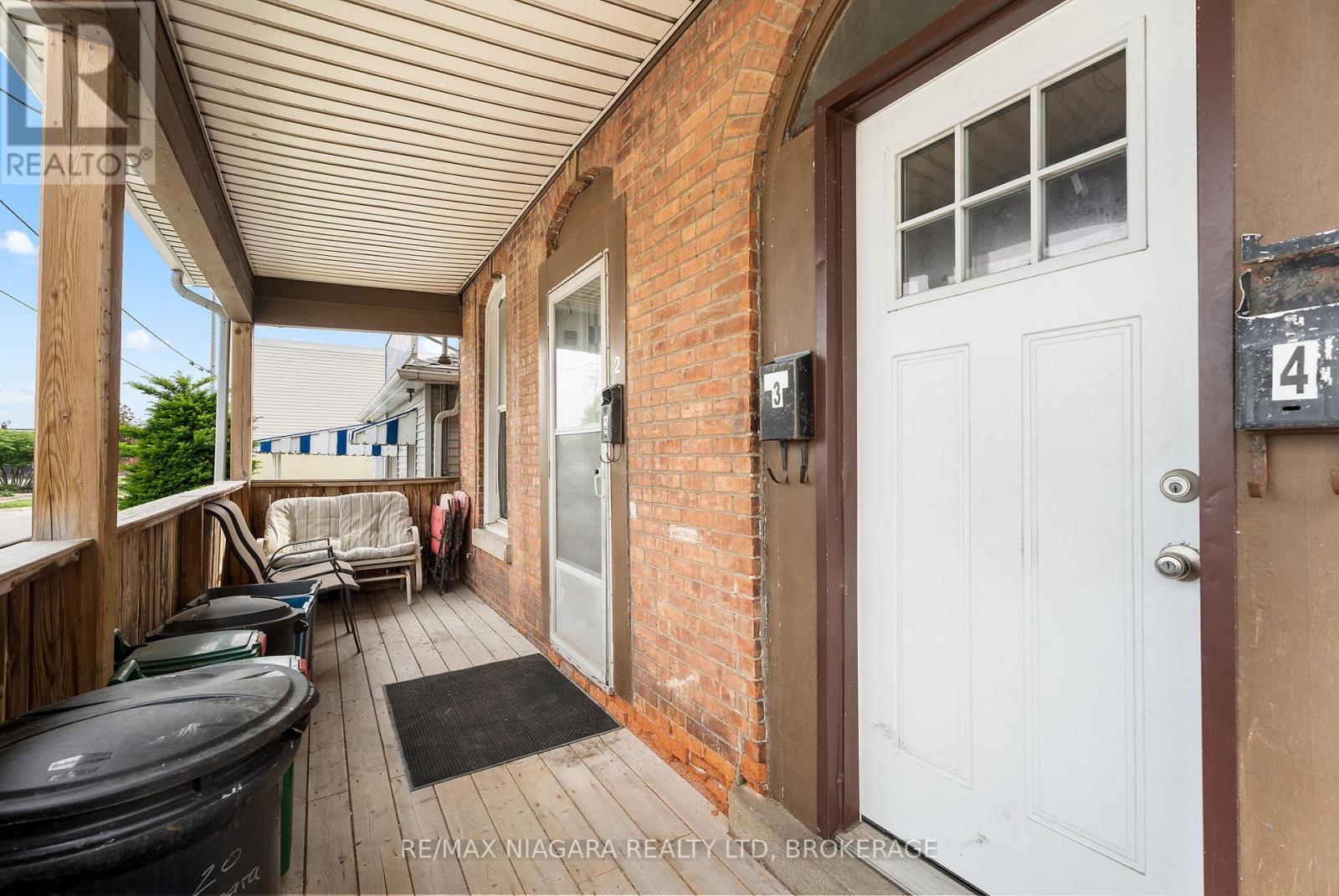 20 NIAGARA STREET, St. Catharines (E. Chester), Ontario, L2R4K2 — Photo 3