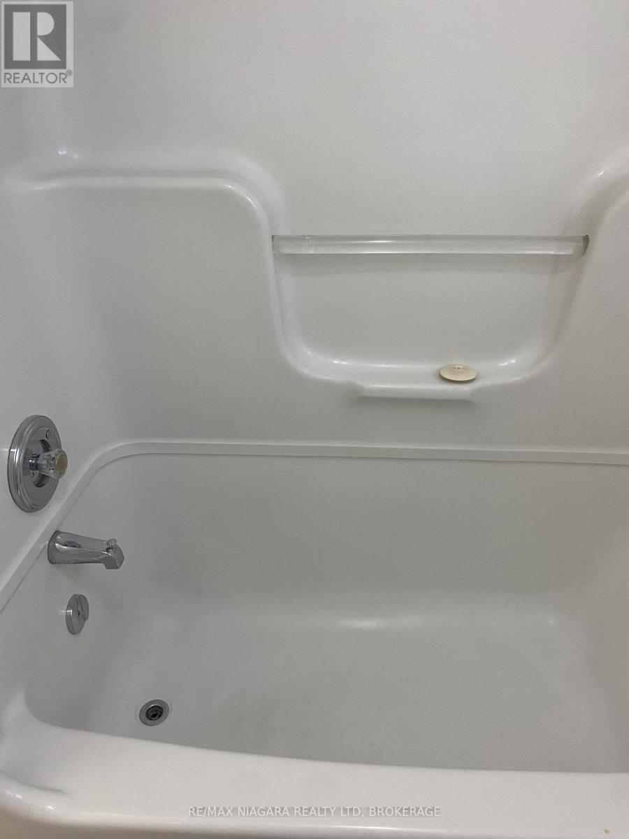 42 VINE STREET, St. Catharines (E. Chester), Ontario, L2R3X8 — Photo 10