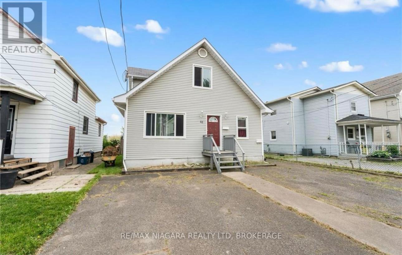 42 VINE STREET, St. Catharines (E. Chester), Ontario, L2R3X8 — Photo 2
