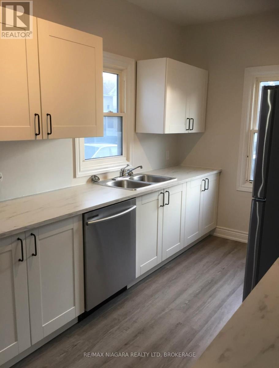 42 VINE STREET, St. Catharines (E. Chester), Ontario, L2R3X8 — Photo 5