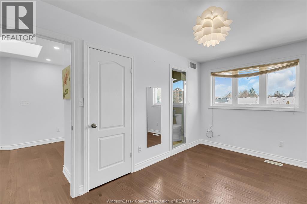 3852 Concord, Windsor, Ontario, N9G3B3 — Photo 17
