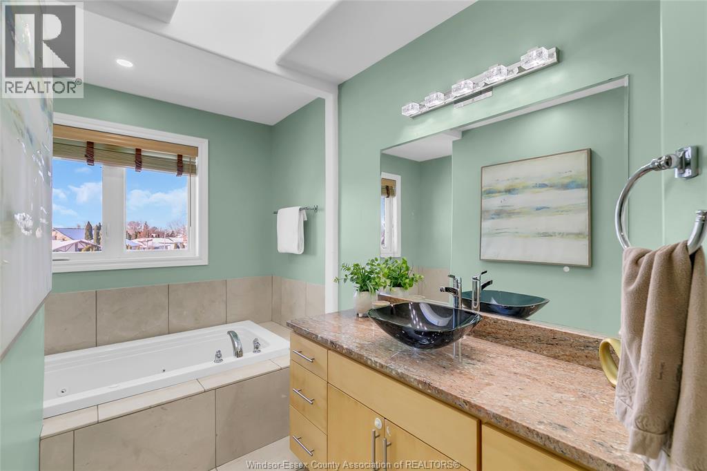 3852 Concord, Windsor, Ontario, N9G3B3 — Photo 27