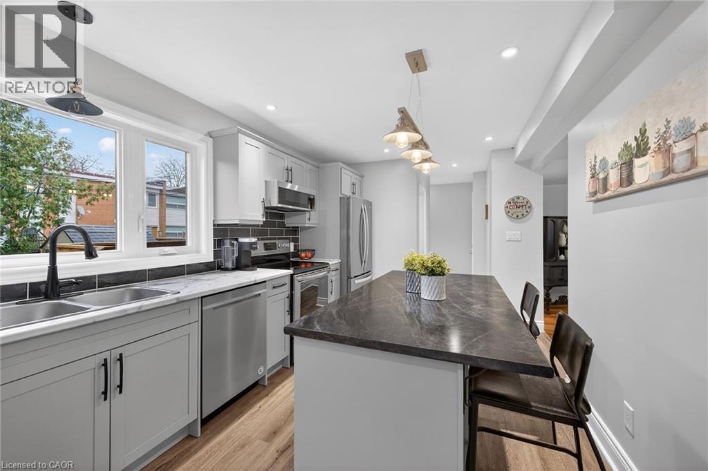 2387 MARYVALE Court, Burlington, Ontario, L7P2P1 — Photo 14