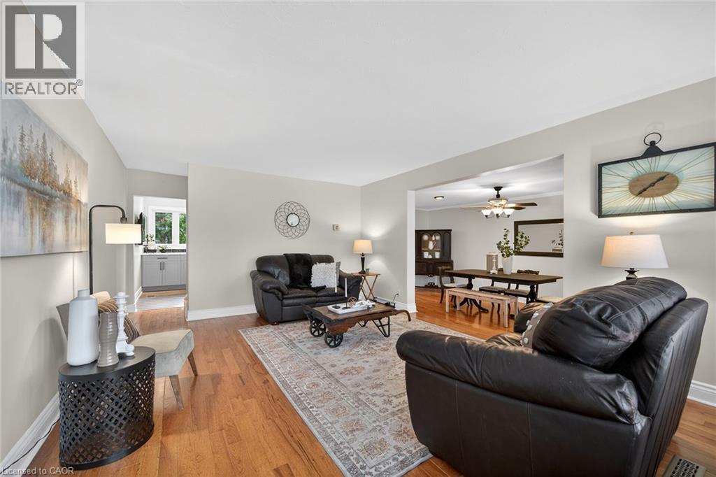 2387 MARYVALE Court, Burlington, Ontario, L7P2P1 — Photo 3