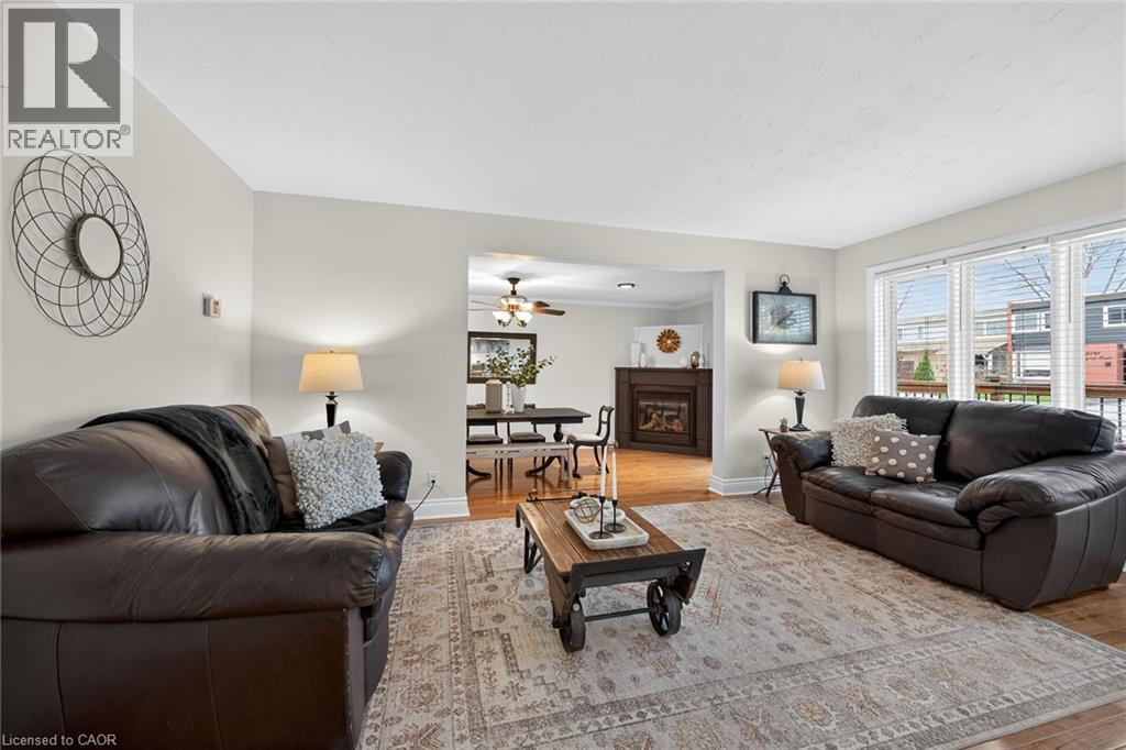 2387 MARYVALE Court, Burlington, Ontario, L7P2P1 — Photo 4