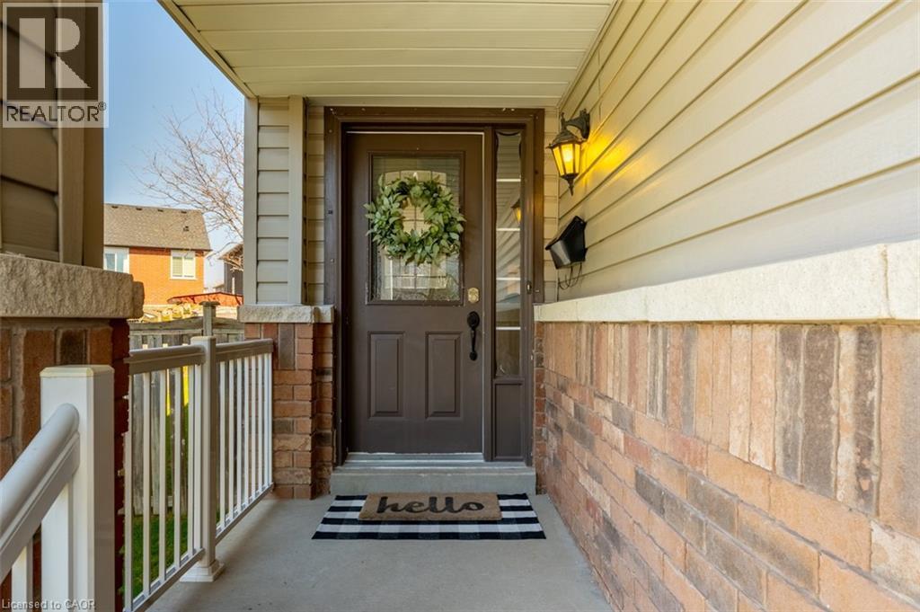 53 DILLS Crescent, Milton, Ontario, L9T5P2 — Photo 2