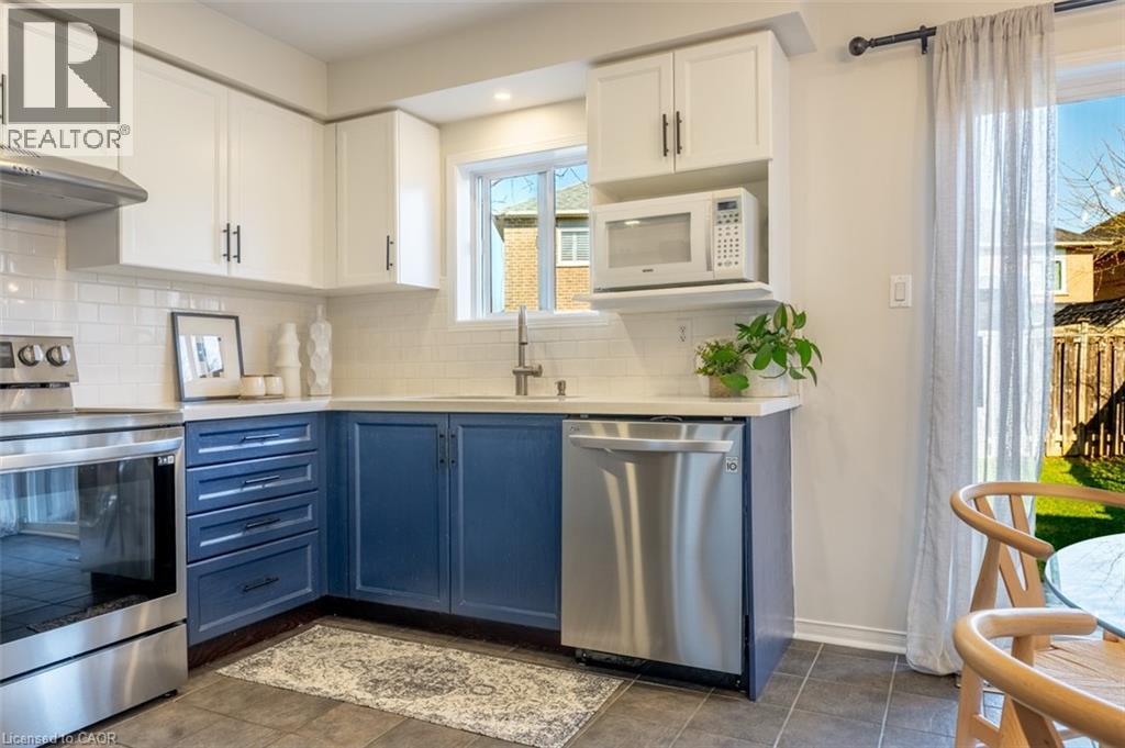 53 DILLS Crescent, Milton, Ontario, L9T5P2 — Photo 9