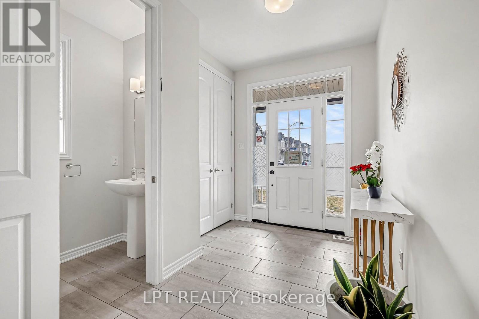 730 PERSEUS AVENUE, Ottawa, Ontario, K2J6V8 — Photo 2