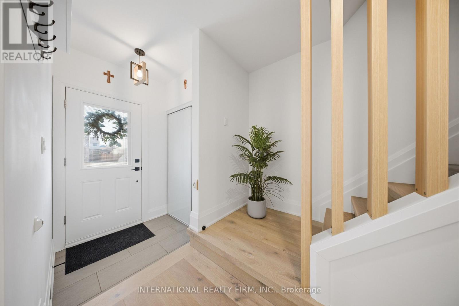 28 DEBBY CRESCENT, Brantford, Ontario, N3R7A4 — Photo 3