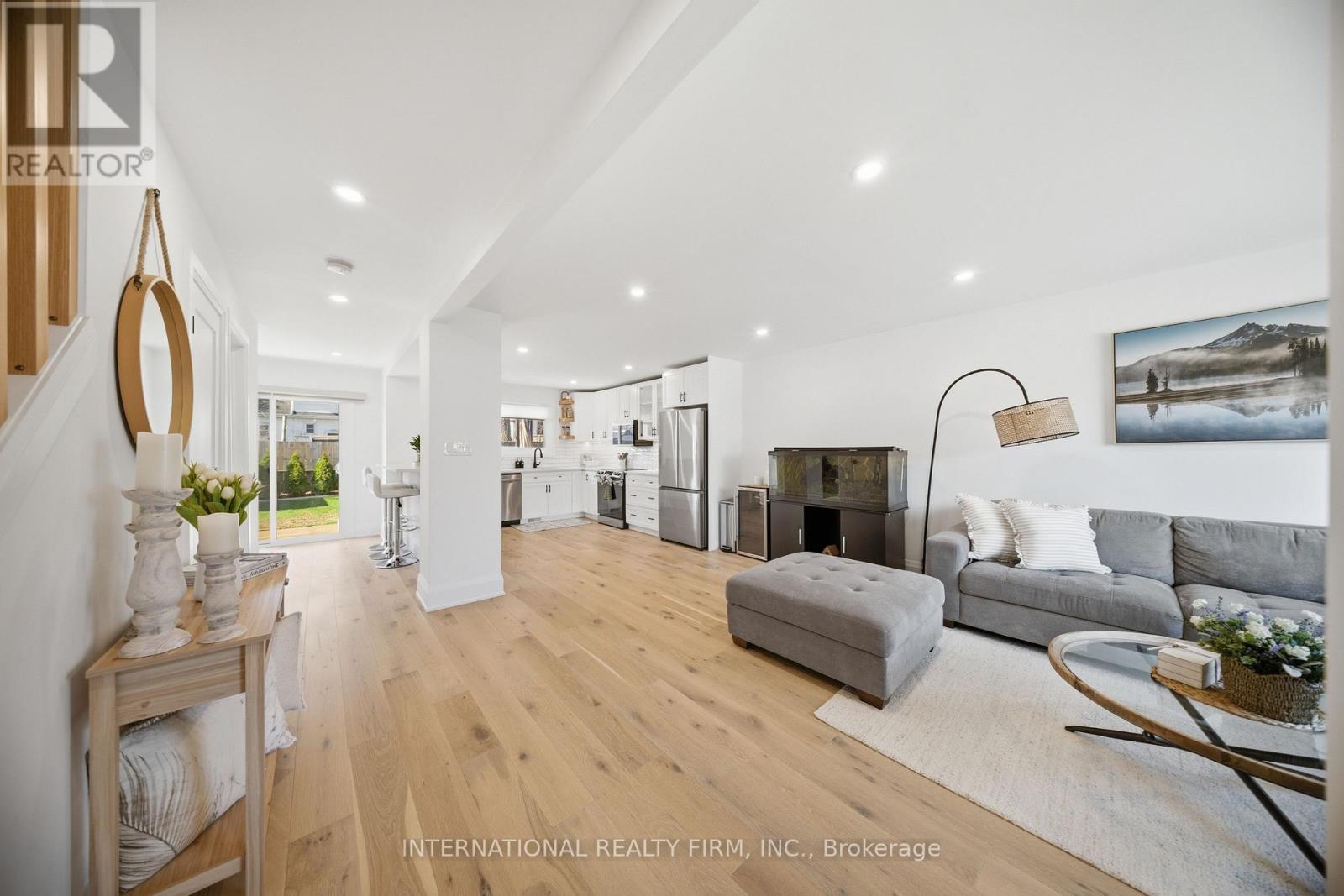 28 DEBBY CRESCENT, Brantford, Ontario, N3R7A4 — Photo 4