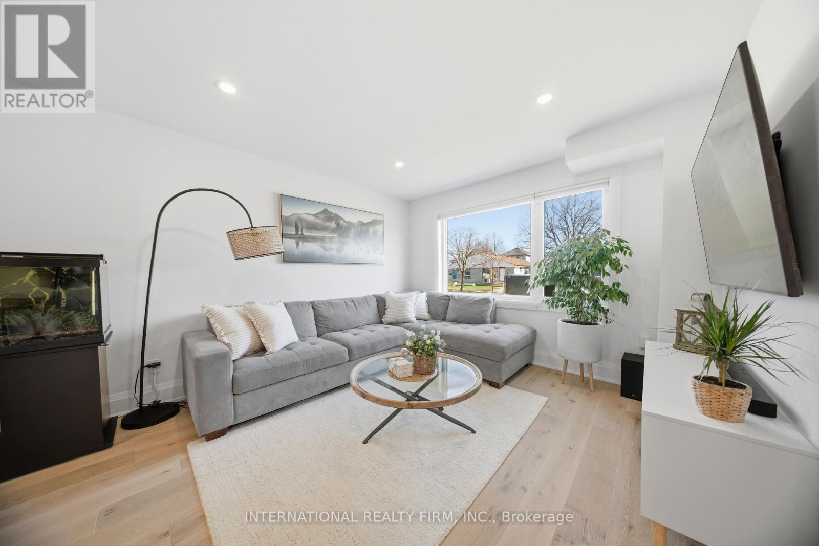 28 DEBBY CRESCENT, Brantford, Ontario, N3R7A4 — Photo 5