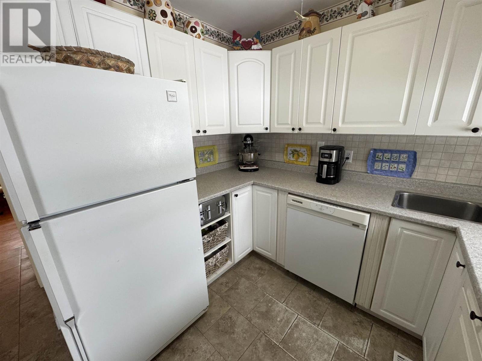 143 Dieppe AVE, Elliot Lake, Ontario, P5A1H6 — Photo 5