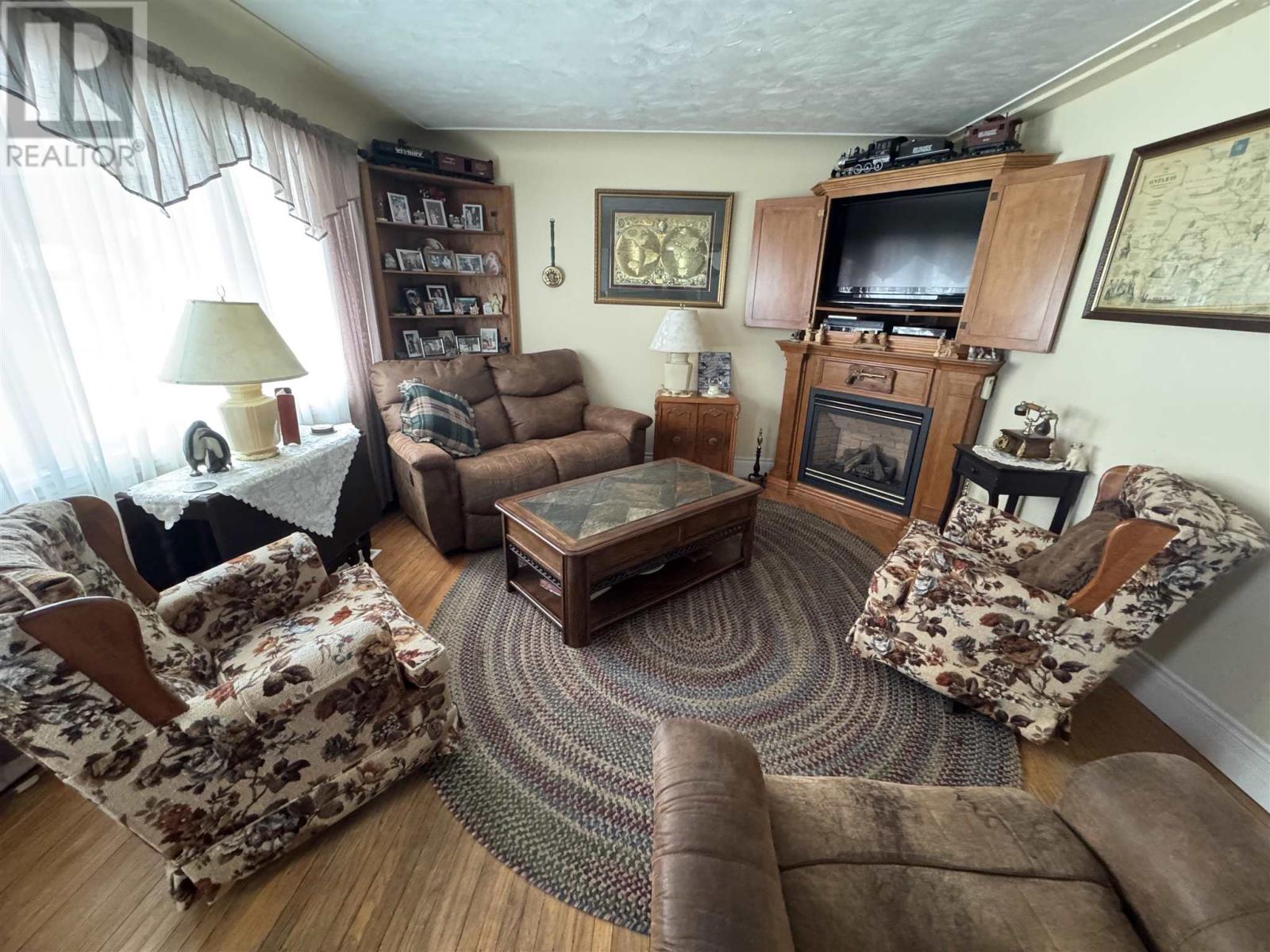 143 Dieppe AVE, Elliot Lake, Ontario, P5A1H6 — Photo 8