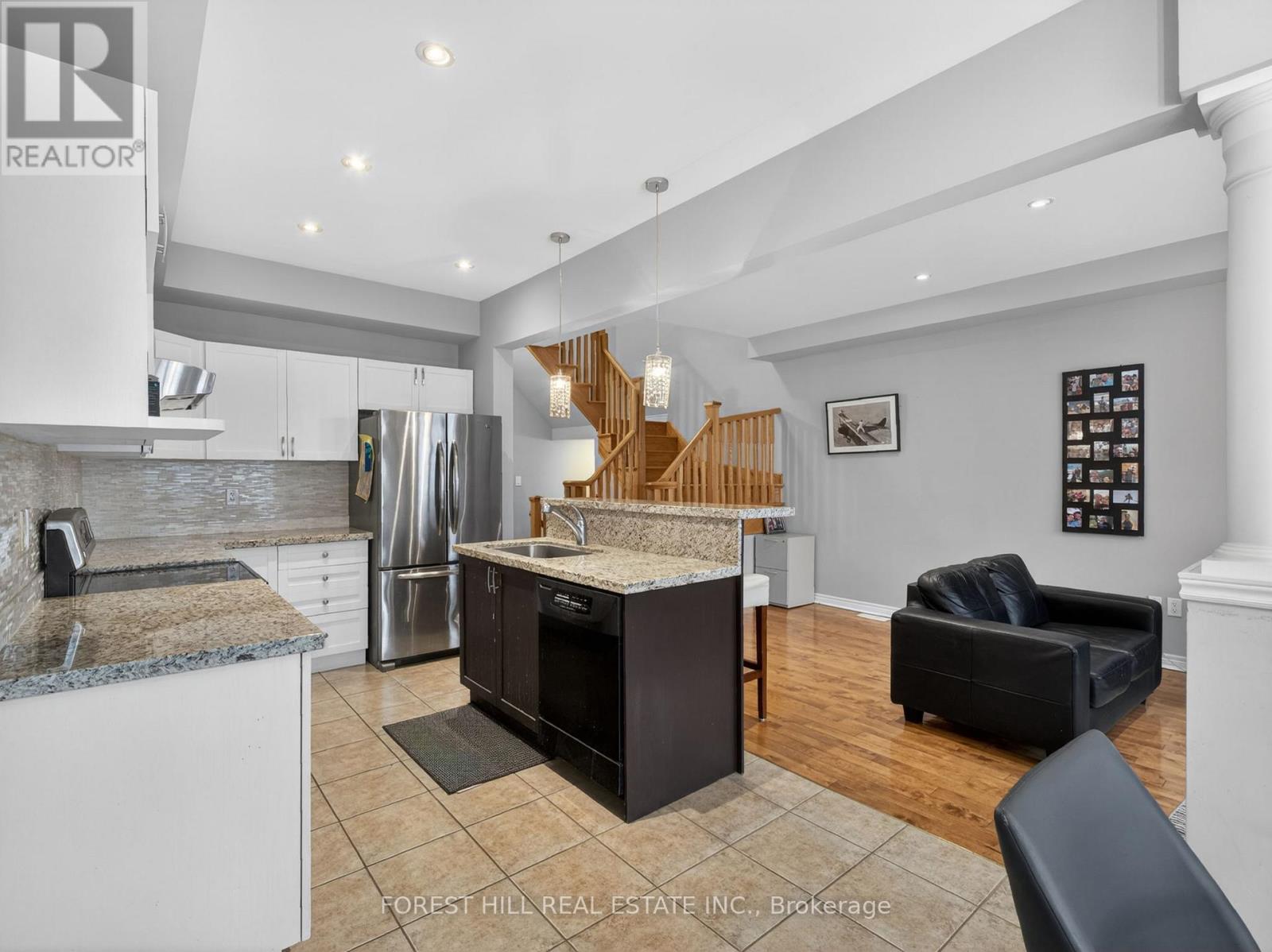 53 MARC SANTI BOULEVARD, Vaughan (Patterson), Ontario, L6A0K2 — Photo 8