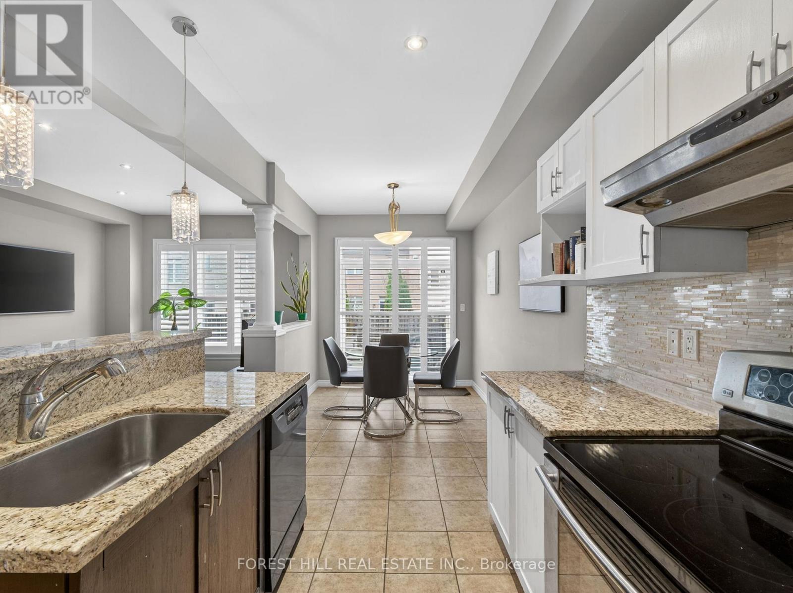 53 MARC SANTI BOULEVARD, Vaughan (Patterson), Ontario, L6A0K2 — Photo 9