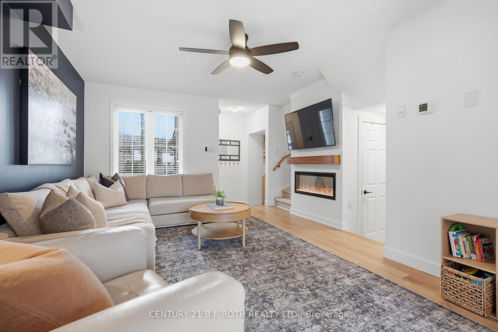 387 FERNDALE DRIVE S, Barrie (Ardagh), Ontario, L4N0M1 — Photo 4