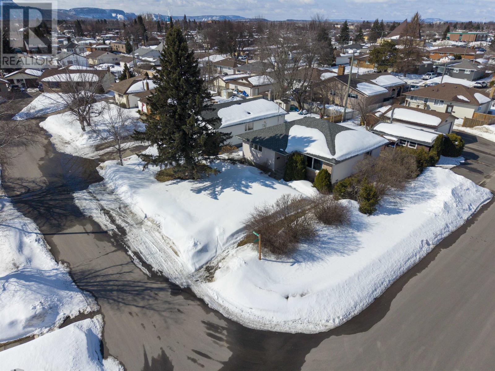 231 Briar Bay, Thunder Bay, Ontario, P7C1M1 — Photo 5