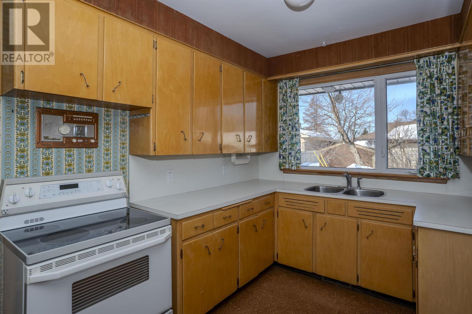 231 Briar Bay, Thunder Bay, Ontario, P7C1M1 — Photo 8