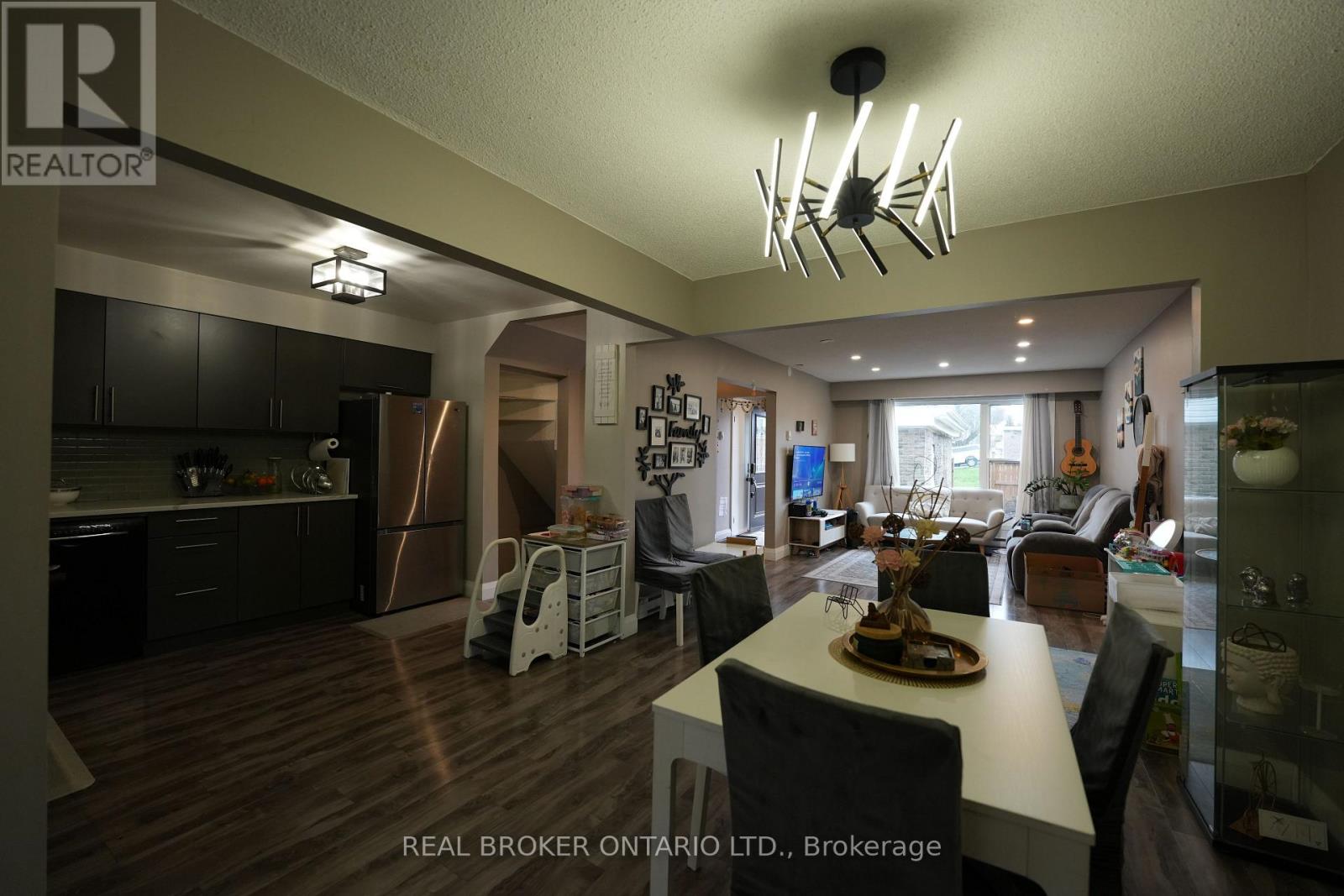 8 RALGREEN CRESCENT, Kitchener, Ontario, N2M1T9 — Photo 6