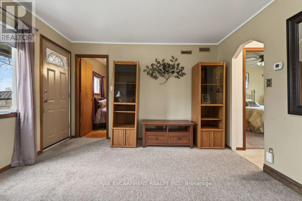 5 MAHONY AVENUE, Hamilton (Normanhurst), Ontario, L8H3C3 — Photo 2
