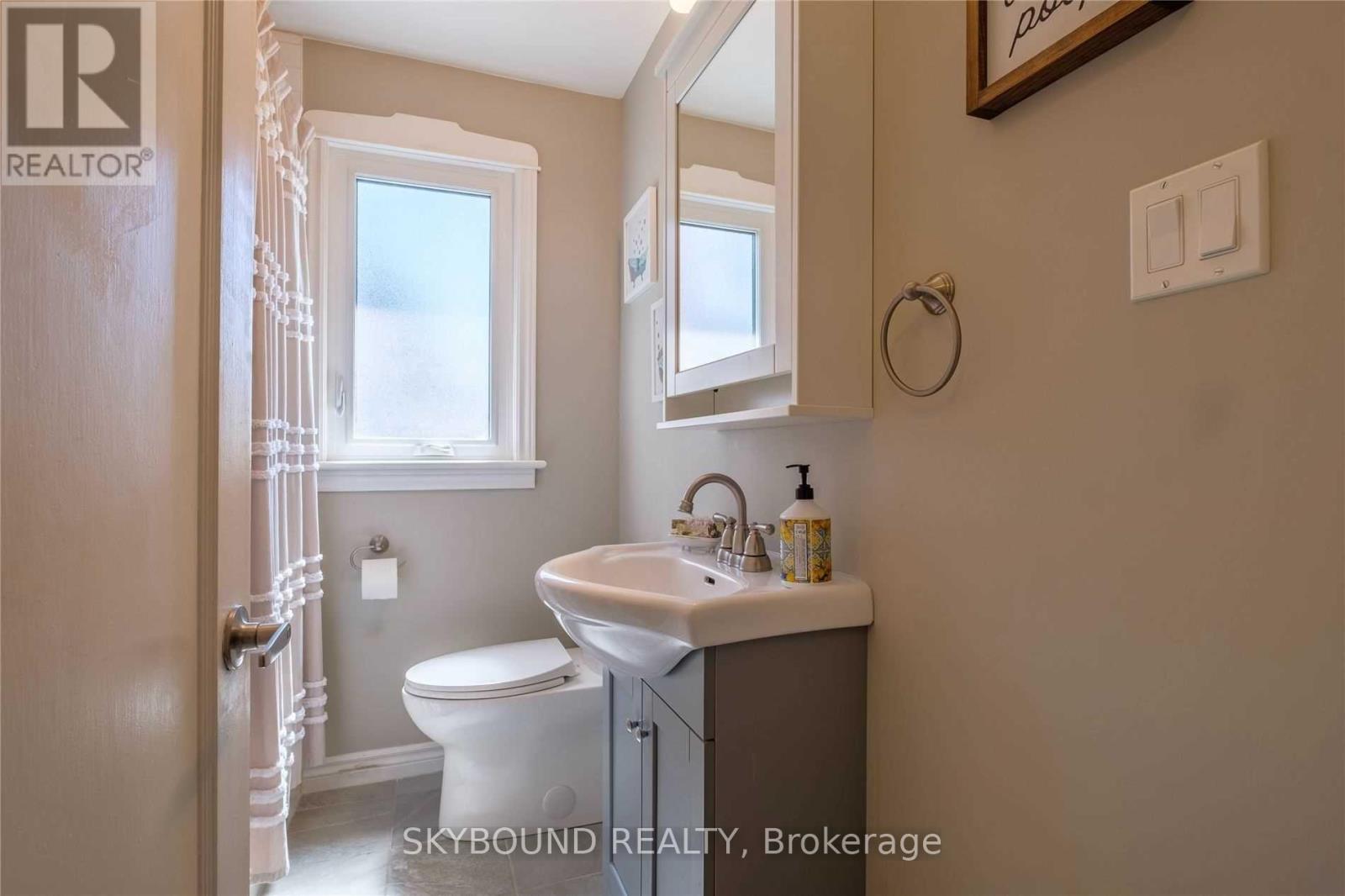 28 EAST 39TH STREET, Hamilton (Raleigh), Ontario, L8V4H1 — Photo 10