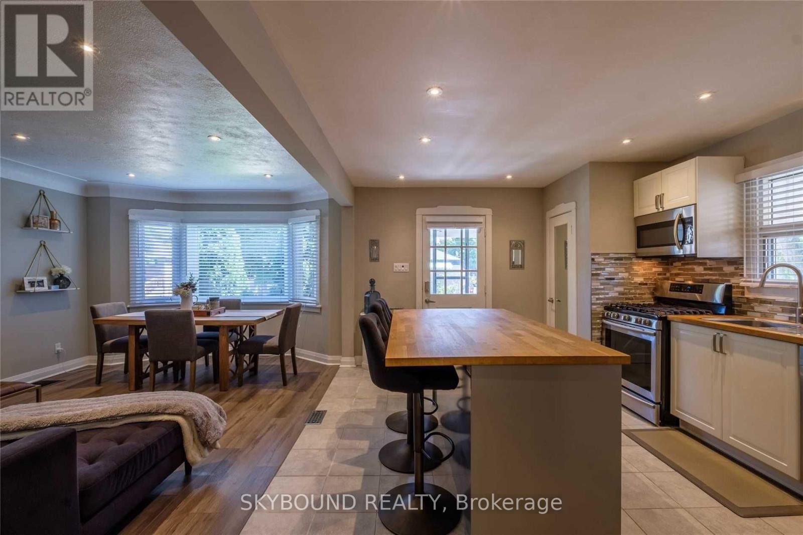 28 EAST 39TH STREET, Hamilton (Raleigh), Ontario, L8V4H1 — Photo 4