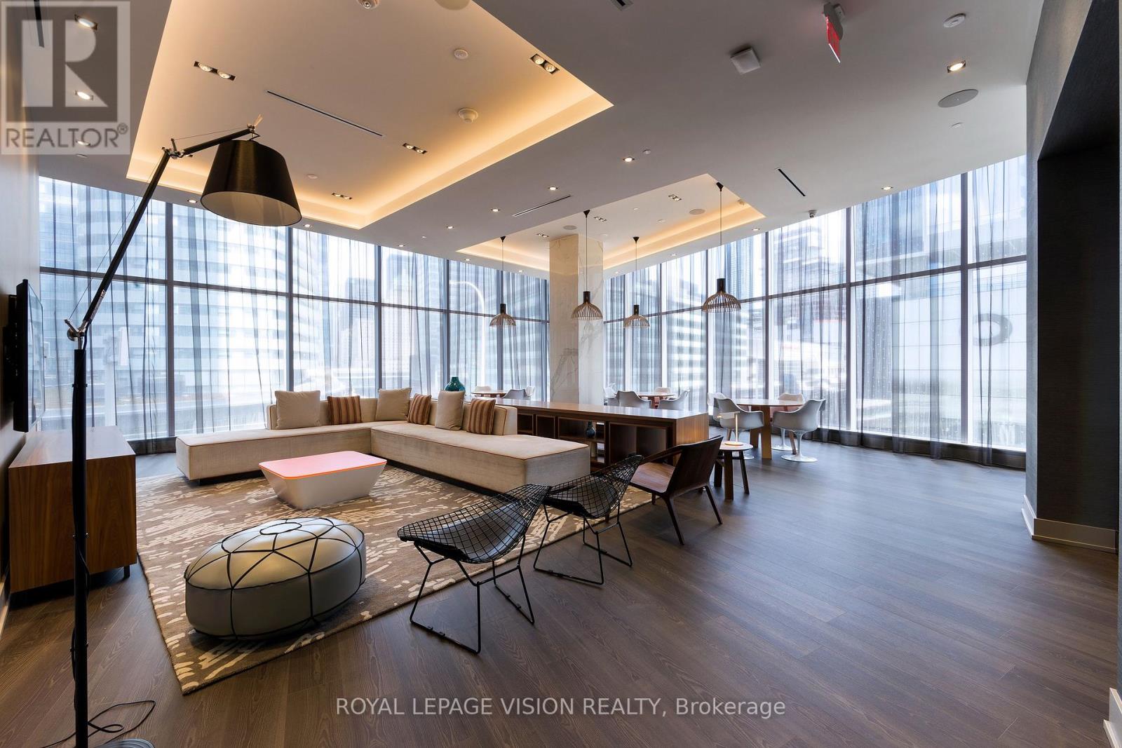 5813 - 10 YORK STREET, Toronto (Waterfront Communities), Ontario, M5J0E1 — Photo 14