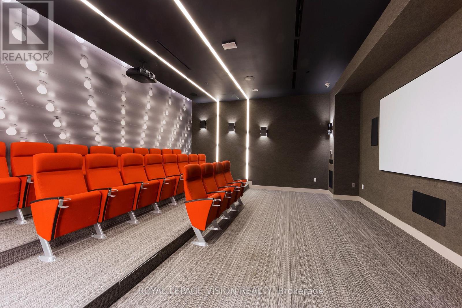 5813 - 10 YORK STREET, Toronto (Waterfront Communities), Ontario, M5J0E1 — Photo 16