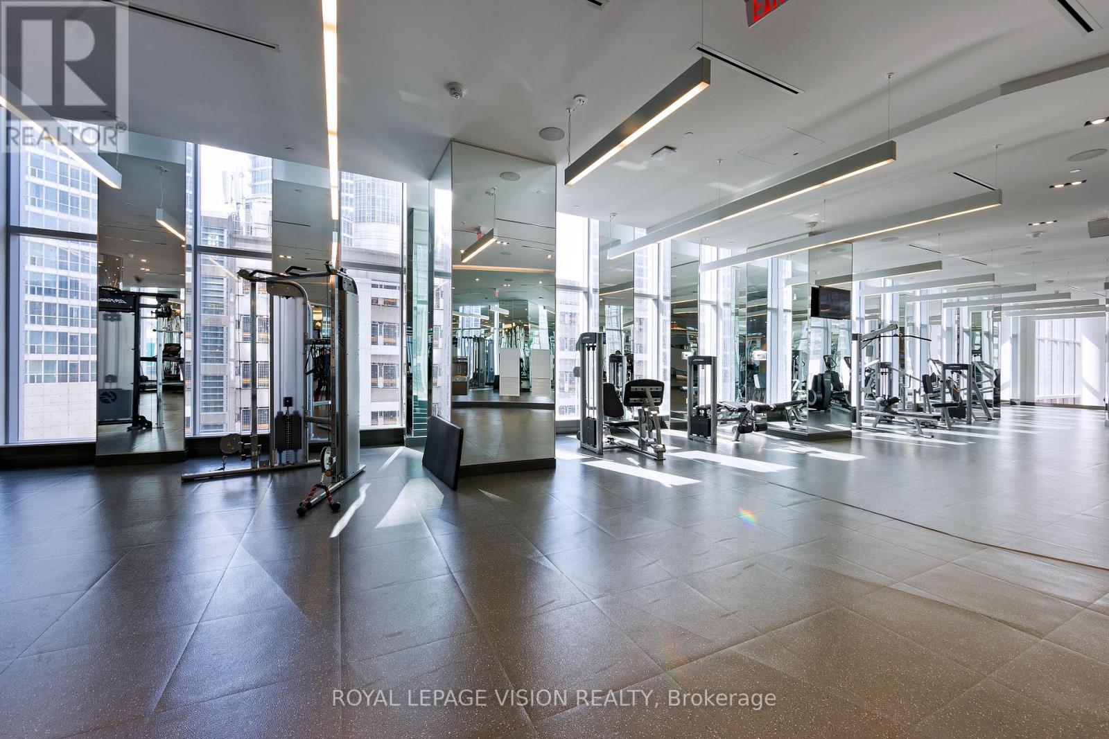 5813 - 10 YORK STREET, Toronto (Waterfront Communities), Ontario, M5J0E1 — Photo 19