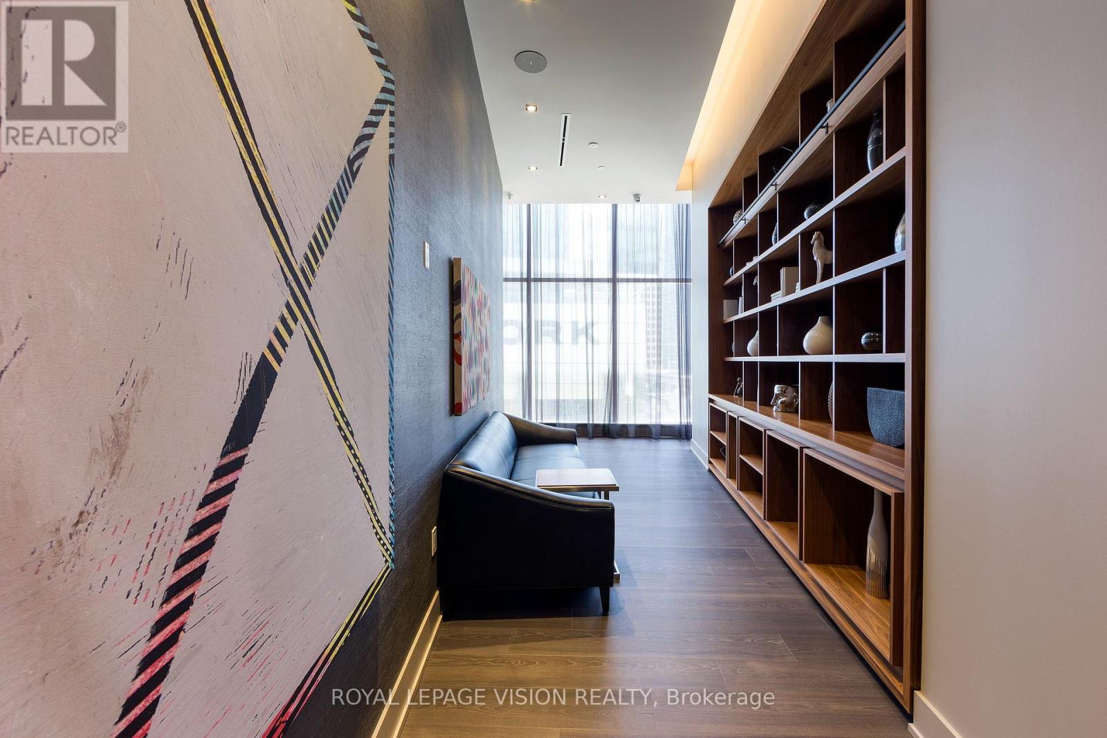 5813 - 10 YORK STREET, Toronto (Waterfront Communities), Ontario, M5J0E1 — Photo 6