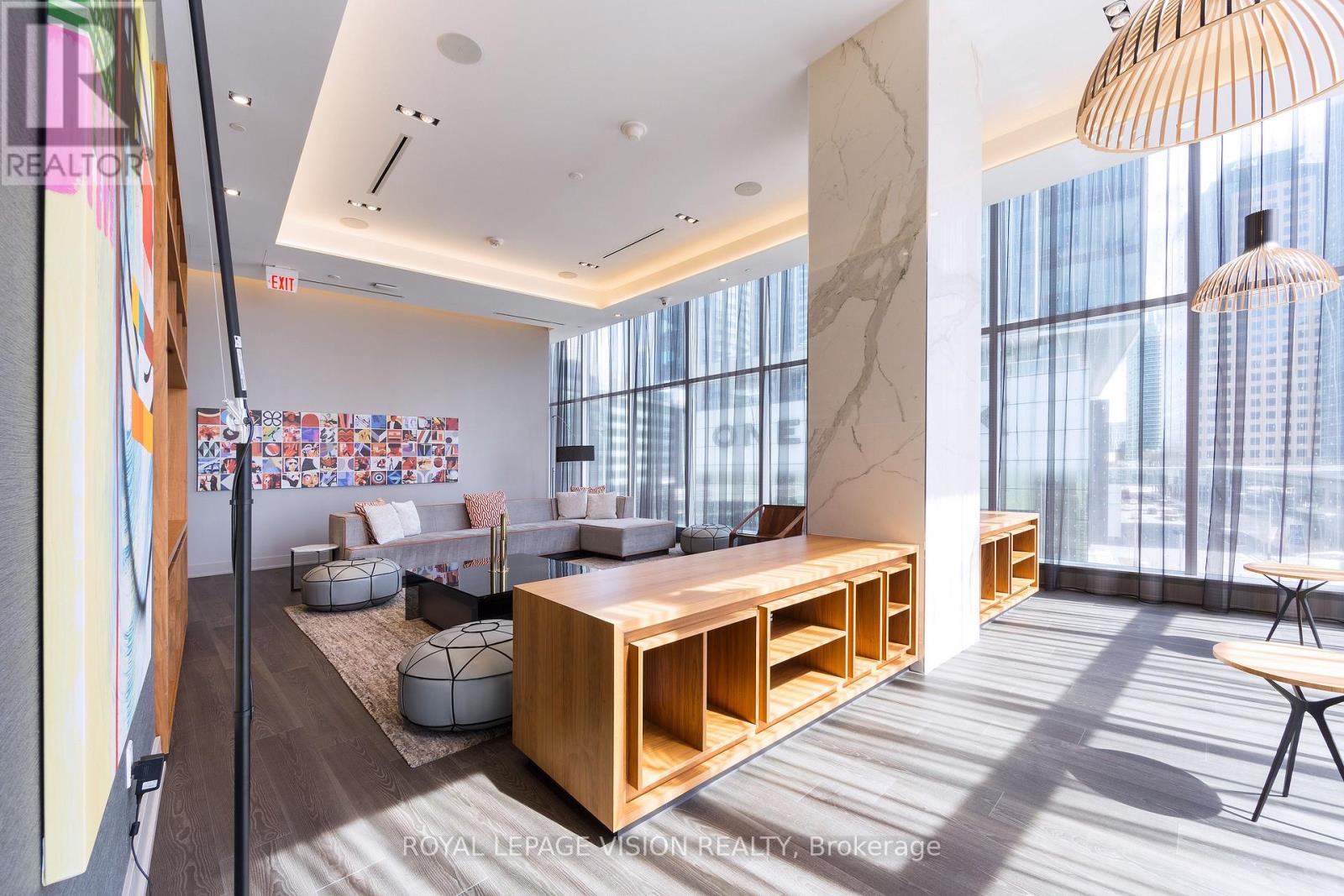 5813 - 10 YORK STREET, Toronto (Waterfront Communities), Ontario, M5J0E1 — Photo 9