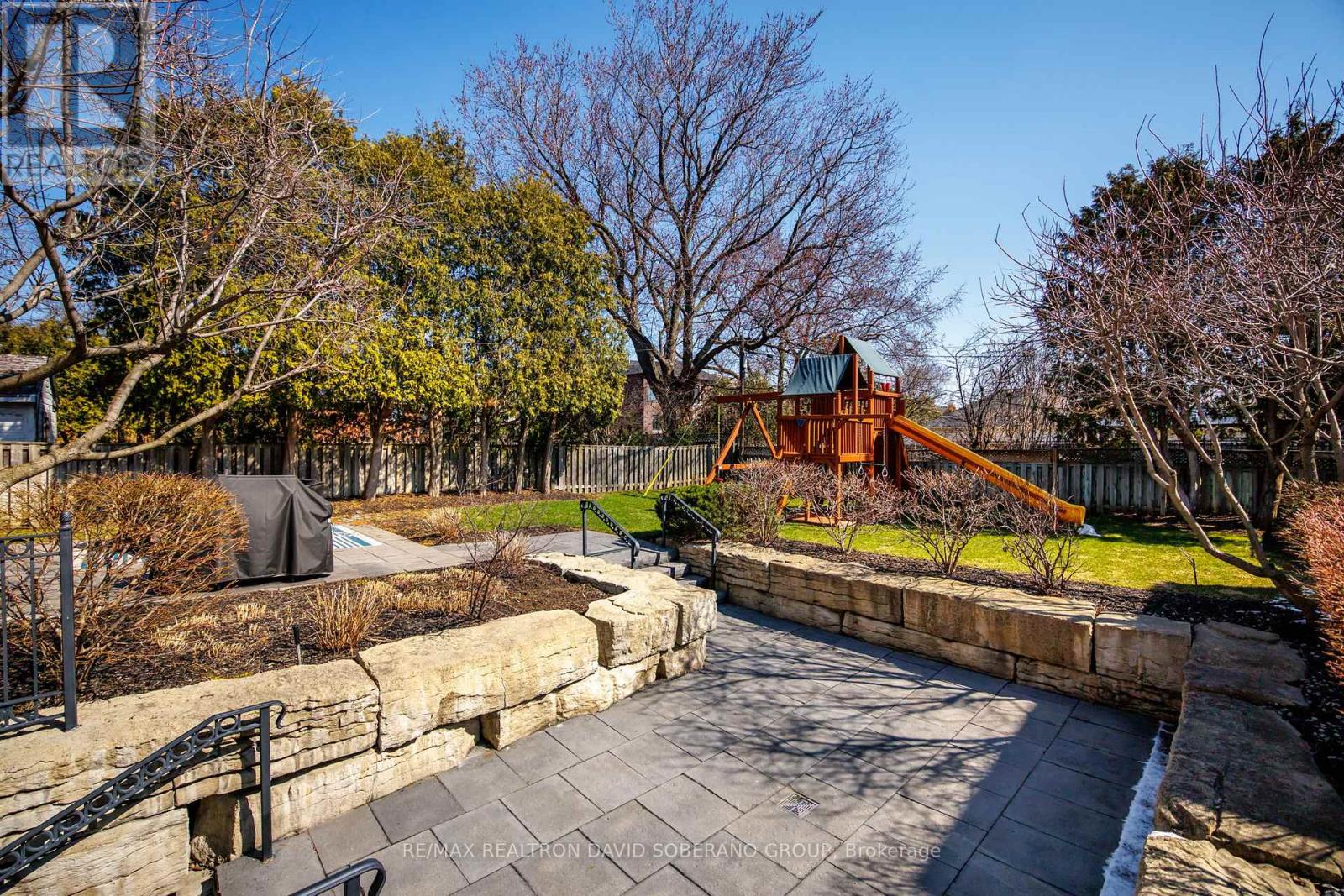3 DUNSMORE GARDENS, Toronto (Clanton Park), Ontario, M3H3M1 — Photo 18