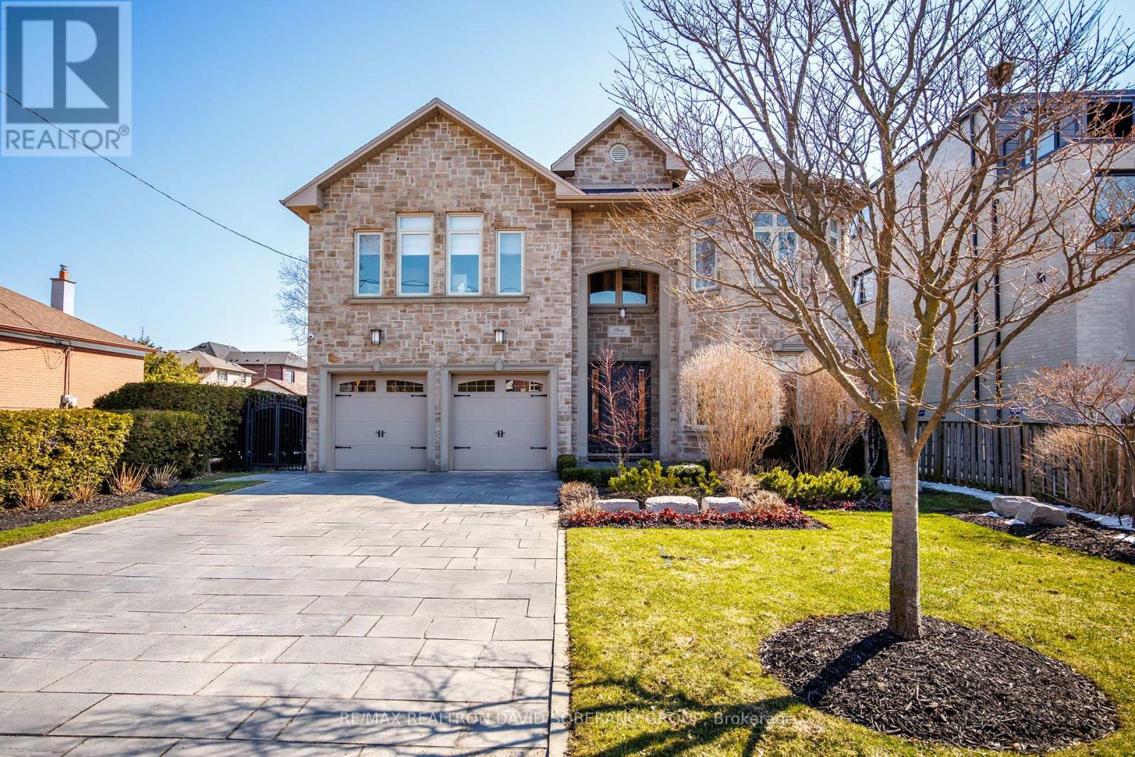 3 DUNSMORE GARDENS, Toronto (Clanton Park), Ontario, M3H3M1 — Photo 5