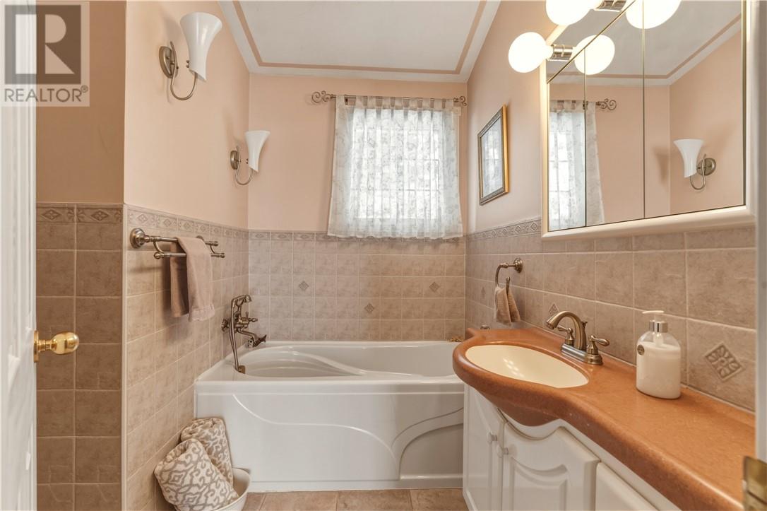 24 Vaillancourt Crescent, Chelmsford, Ontario, P0M1L0 — Photo 11