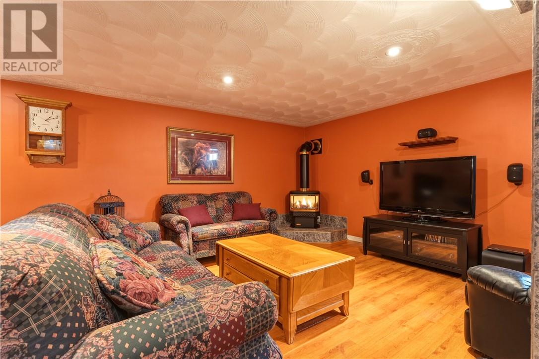 24 Vaillancourt Crescent, Chelmsford, Ontario, P0M1L0 — Photo 13