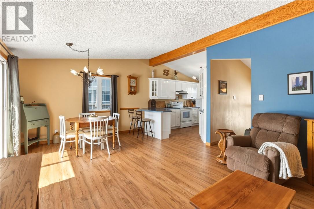 24 Vaillancourt Crescent, Chelmsford, Ontario, P0M1L0 — Photo 4