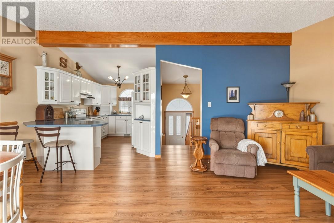 24 Vaillancourt Crescent, Chelmsford, Ontario, P0M1L0 — Photo 5