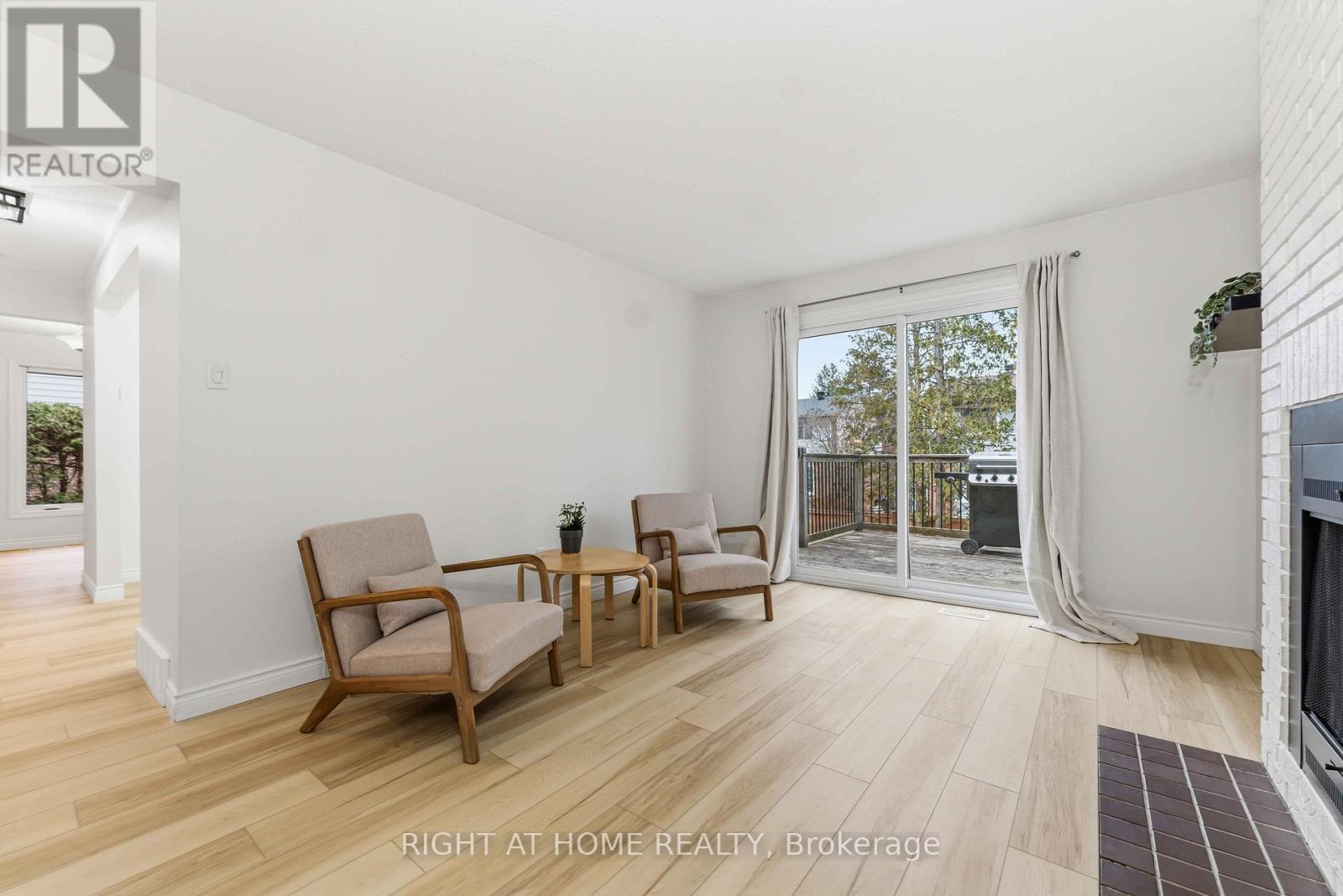 27 MCCLURE CRESCENT, Ottawa, Ontario, K2L2H1 — Photo 11