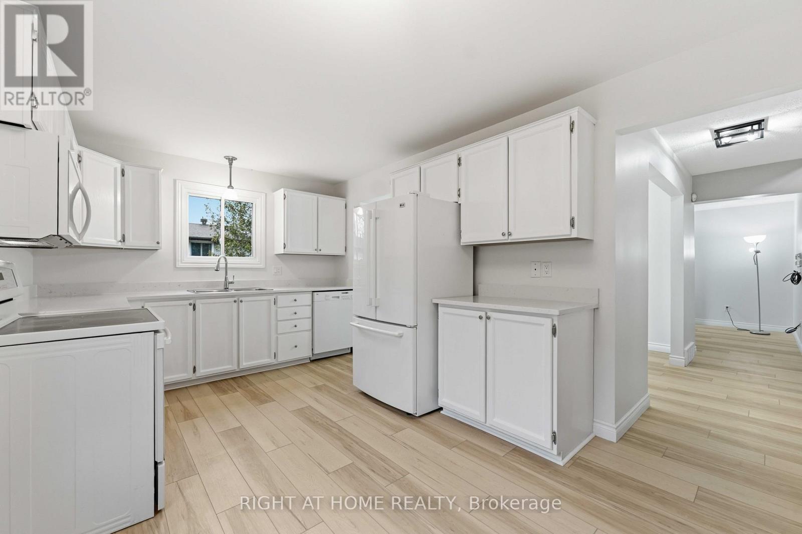 27 MCCLURE CRESCENT, Ottawa, Ontario, K2L2H1 — Photo 20