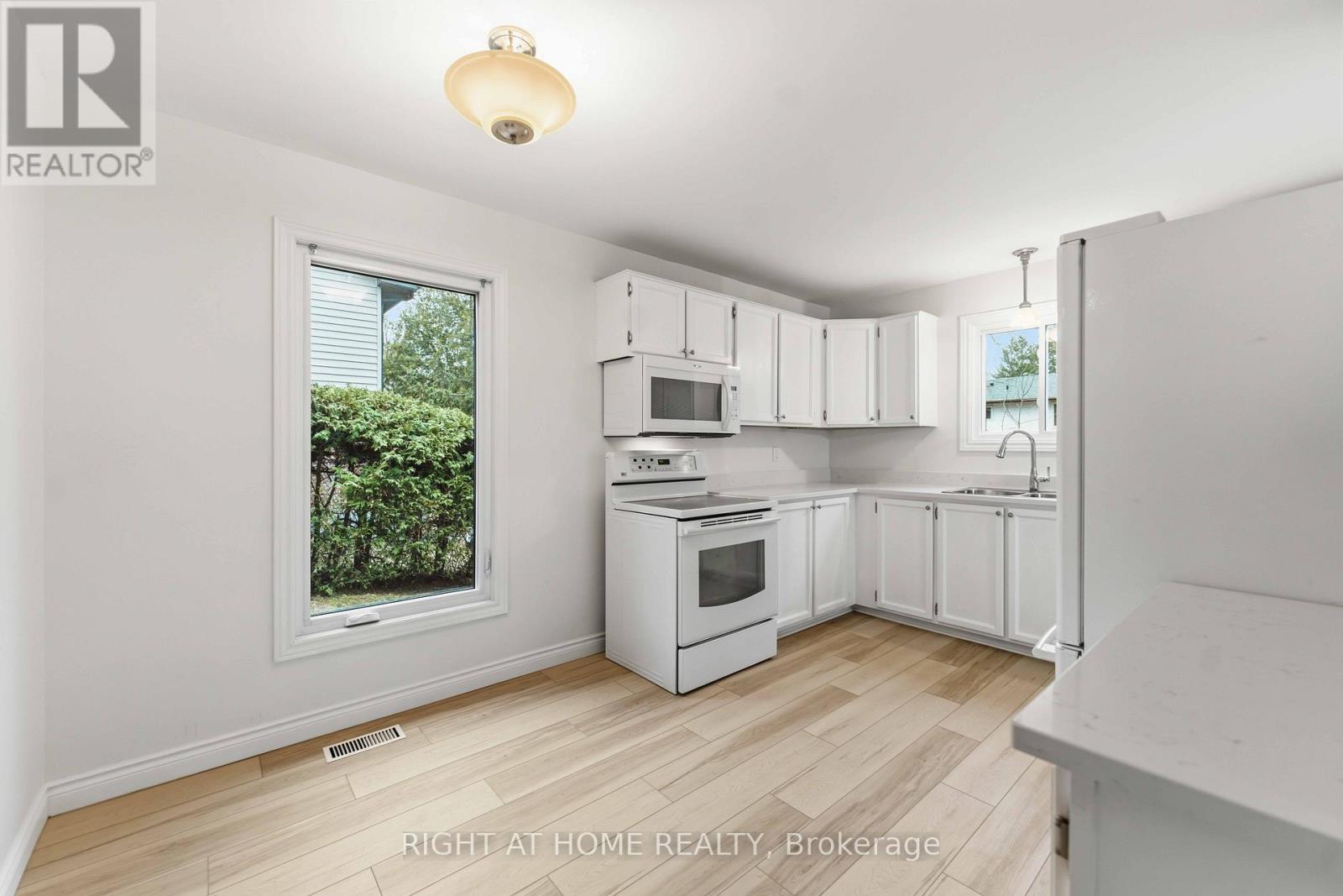 27 MCCLURE CRESCENT, Ottawa, Ontario, K2L2H1 — Photo 21