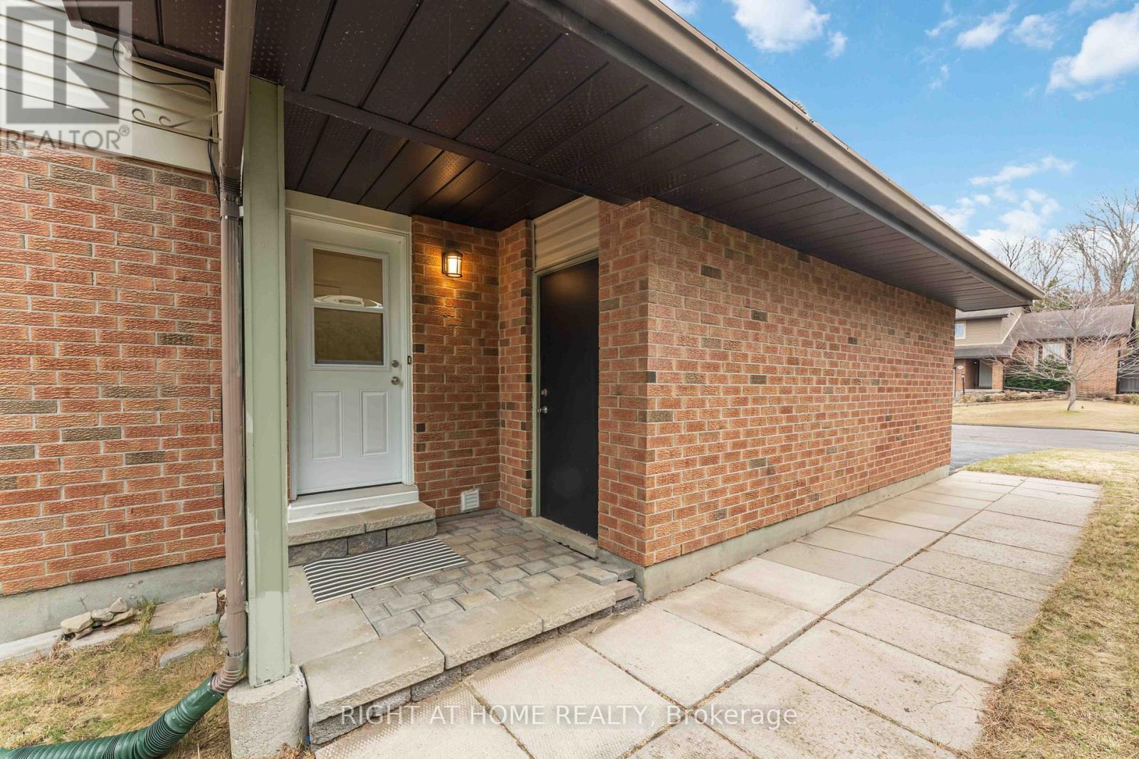 27 MCCLURE CRESCENT, Ottawa, Ontario, K2L2H1 — Photo 43